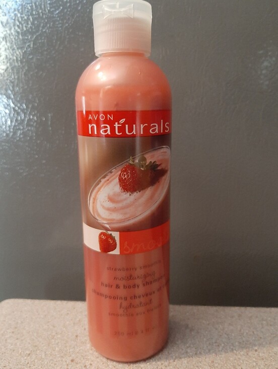 Avon Other - Avon Naturals Strawberry Smoothie Moisturizing Hair & Body Shampoo 250ml